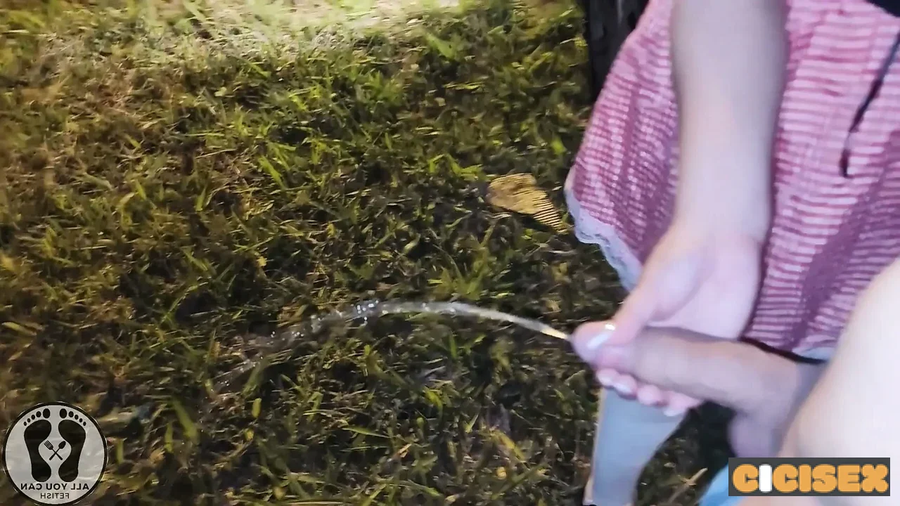 AXKILXNOWın Açık Havada Çılgın İşeme Macerası